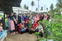 penyerahan bibit cabek