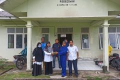penyerahan bibit pakcong di PUSKESWAN